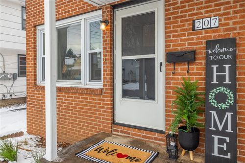 207 W Ivy St, East Rochester, NY, 14445-1817 | Card Image