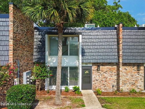 14-527 Front Beach Dr, Ocean Springs, MS, 39564-4941 | Card Image