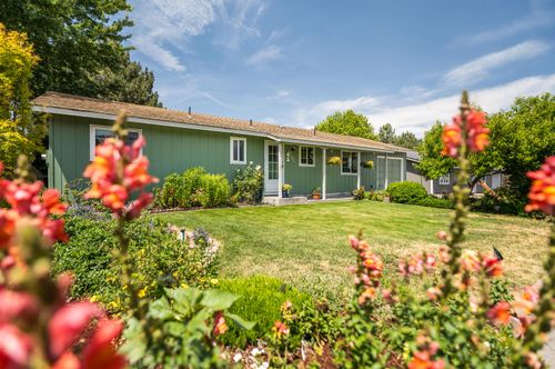 42 Ne Hillcrest St, Madras, OR, 97741-1857 | Card Image