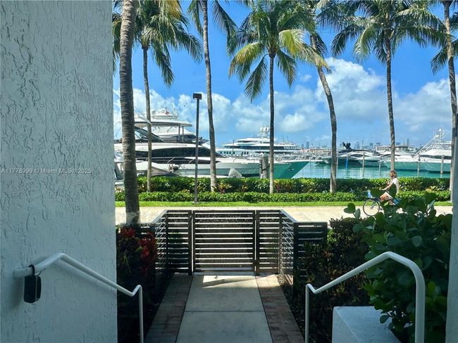 STE-4M - 400 Alton Rd, Condo with 1 bedrooms, 2 bathrooms and null parking in Miami Beach FL | Image 41