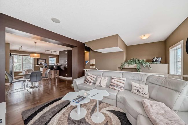 211 Mckenzie Towne Link Se, Home with 2 bedrooms, 2 bathrooms and 2 parking in Calgary AB | Image 4