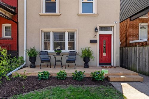 32 Magill St, Hamilton, ON, L8R2Y5 | Card Image
