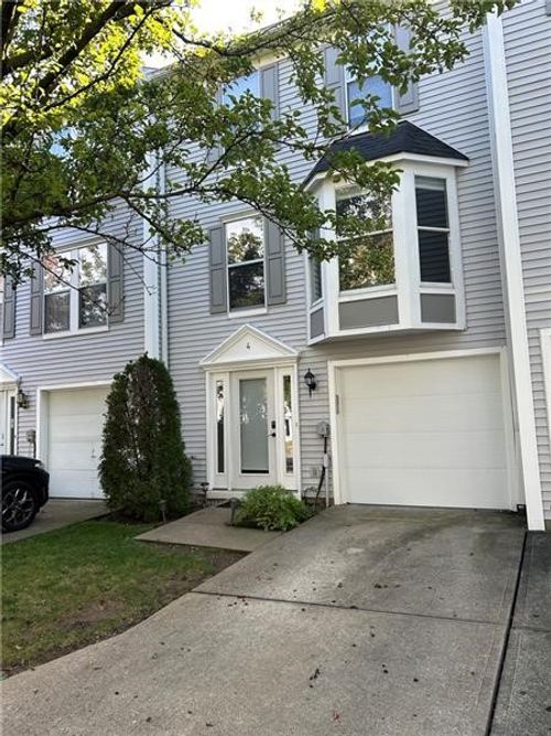 4 Hemingway St, Pittsburgh, PA, 15213-1144 | Card Image