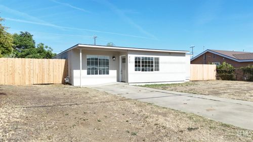 421 Morning Dr, Bakersfield, CA, 93306-6621 | Card Image