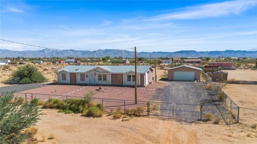 868 S Colorado Rd, Golden Valley, AZ, 86413-9284 | Card Image