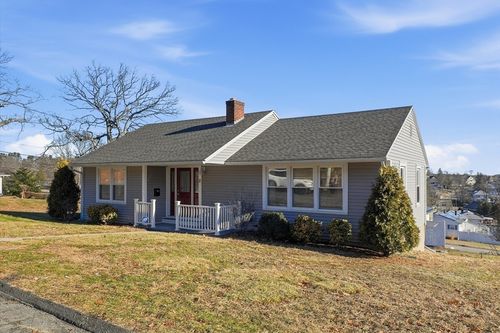 2 Oak Knoll Rd, Methuen, MA, 01844-4923 | Card Image