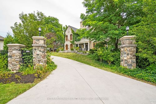 255 Delacourt Rd, London, ON, N6G0H3 | Card Image