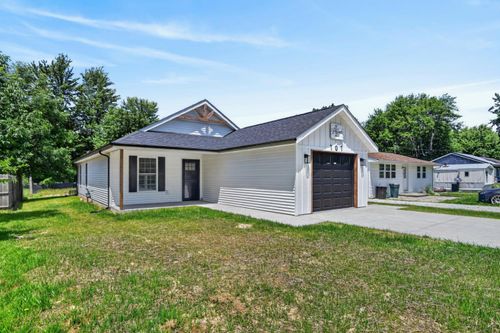107 Harlan St, Osgood, IN, 47037-9802 | Card Image