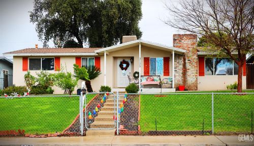 3105 Occidental St, Bakersfield, CA, 93305-2221 | Card Image