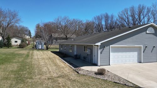916 West St, Mantorville, MN, 55955-8104 | Card Image