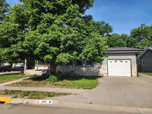 201 Center St, Gibbon, NE, 68840-6030 | Card Image