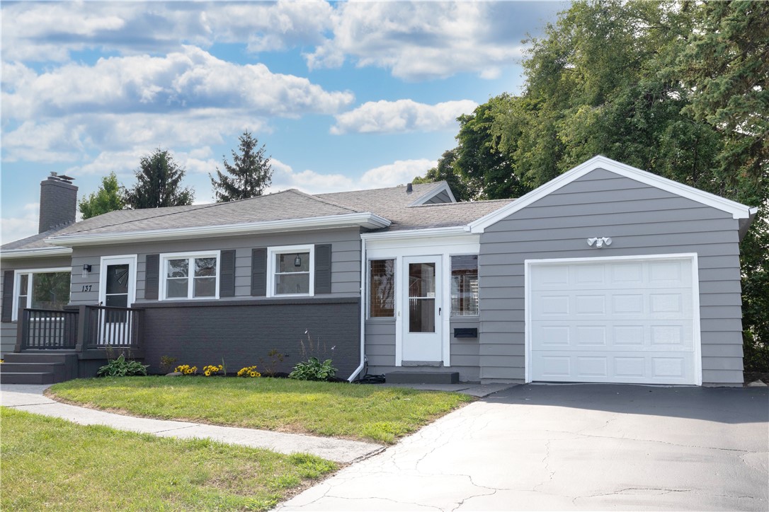 Long Meadow Dr, Rochester, NY 14621