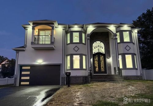 29 S Columbus Ave, Fords, NJ, 08863-2201 | Card Image