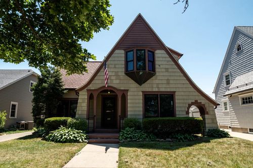 519 72nd Street, Kenosha, WI, 53143 | Card Image