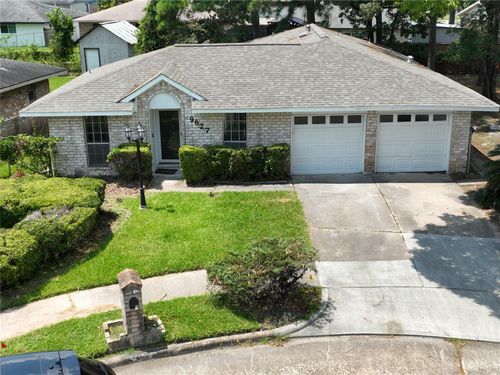 9726 Glenwood Forest Dr, Houston, TX, 77078-2823 | Card Image