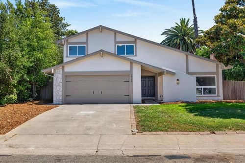 2724 Hyannis Way, Sacramento, CA, 95827-1313 | Card Image