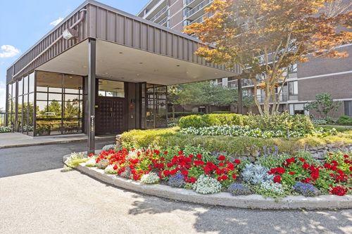 unit-1006-40 Village Rd, Middleton, MA, 01949-1256 | Card Image