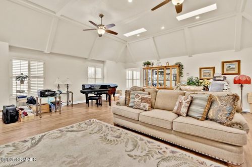 123 Sun Season Rd, Santa Teresa, NM, 88008-9303 | Card Image