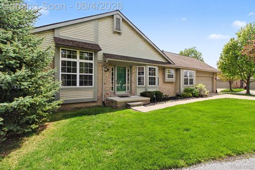 22840 Woodcreek Dr, Taylor, MI, 48180-9320 | Card Image