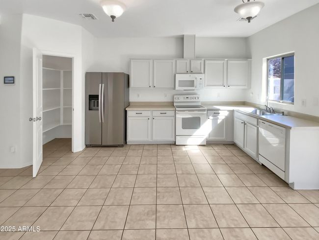 7009 W Lincoln St, Townhouse with 4 bedrooms, 3 bathrooms and null parking in Peoria AZ | Image 6