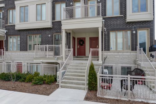 10-4-90 Eastwood Park Gdns, Etobicoke, ON, M8W0B2 | Card Image