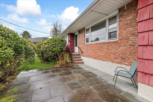 18 Troscher Ln, Bethpage, NY, 11714-4621 | Card Image