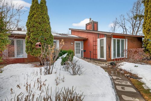 10 Amundsen Cres, Kanata, ON, K2L1A7 | Card Image