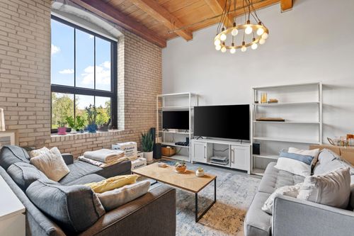 apt-105-127 5th St Ne, Minneapolis, MN, 55413-2755 | Card Image