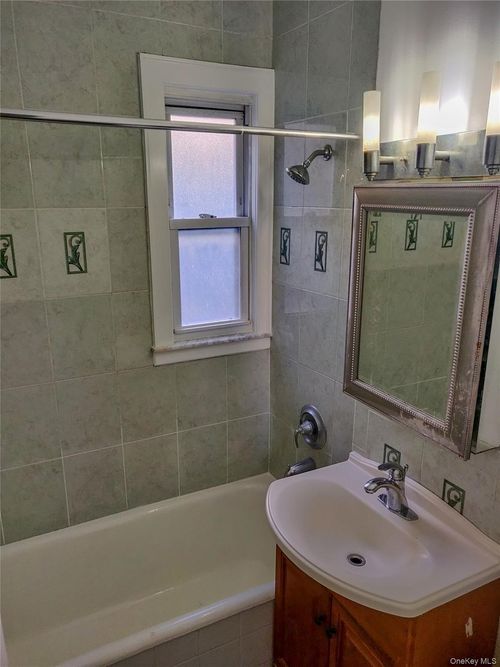 41 49th St, Sunnyside, NY, 11104-1217 | Card Image