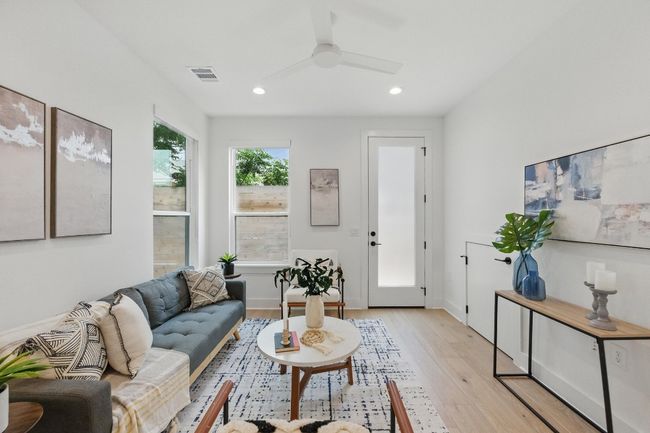 2 - 2105 Sl Davis Ave, House other with 3 bedrooms, 3 bathrooms and null parking in Austin TX | Image 5
