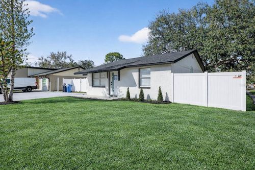 10111 Pine Trails Court, TAMPA, FL, 33615 | Card Image