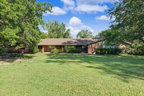 534 Upper Mill Heights Drive, Salina, KS, 67401 | Card Image