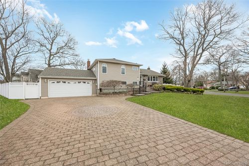 130 West Dr, Massapequa, NY, 11758-1477 | Card Image