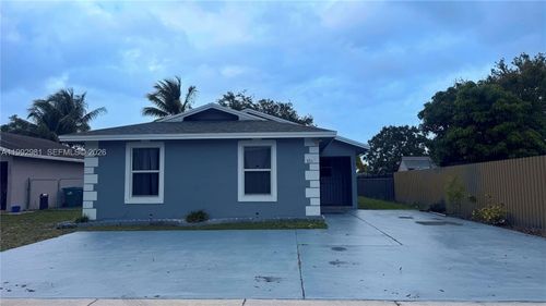 3211 Nw 191st St, Miami Gardens, FL, 33056-3040 | Card Image