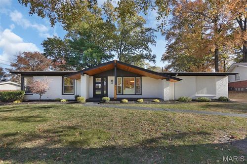 827 Woodruff Dr, Ballwin, MO, 63011-2474 | Card Image