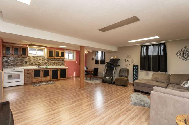 4302 Grandview Boulevard, Home with 5 bedrooms, 2 bathrooms and 4 parking in Red Deer AB | Image 25