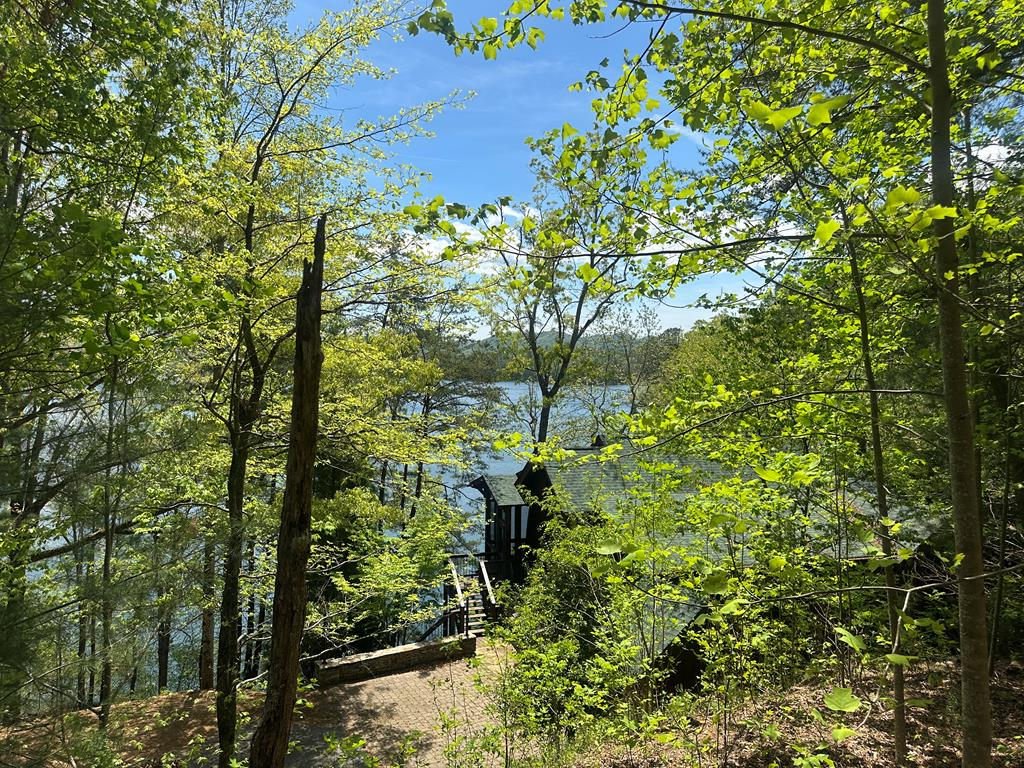 Land in Robbinsville