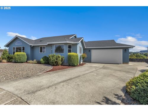 122 Lilly Ct, Sutherlin, OR, 97479-9036 | Card Image