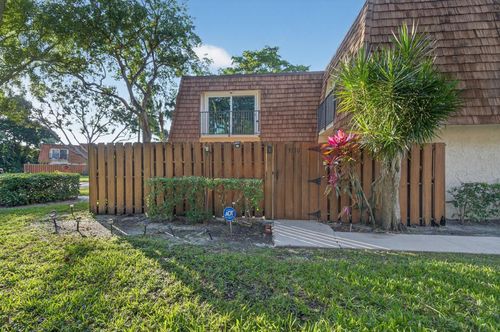 d-4-9110 Sw 22nd Ct, Davie, FL, 33324-6863 | Card Image