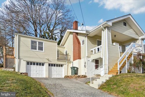 209 Locust St, FREDERICK, MD, 21703-8529 | Card Image