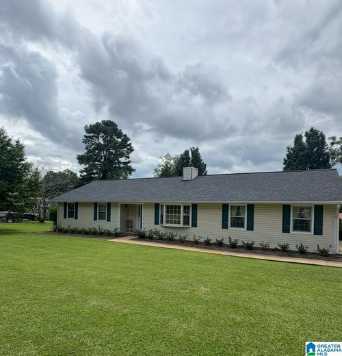 3910 Dundee St, Anniston, AL, 36207-6402 | Card Image