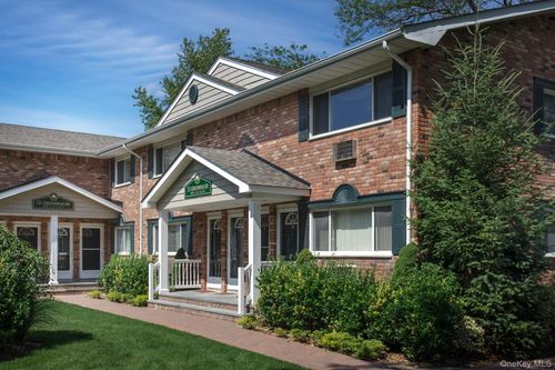 pa11-120 Sussex Pl, Bohemia, NY, 11716-3920 | Card Image