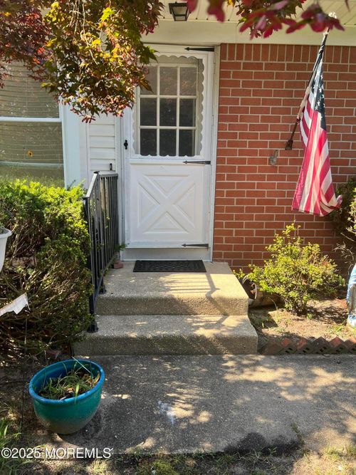 6 Potomac Ln, Whiting, NJ, 08759-7202 | Card Image