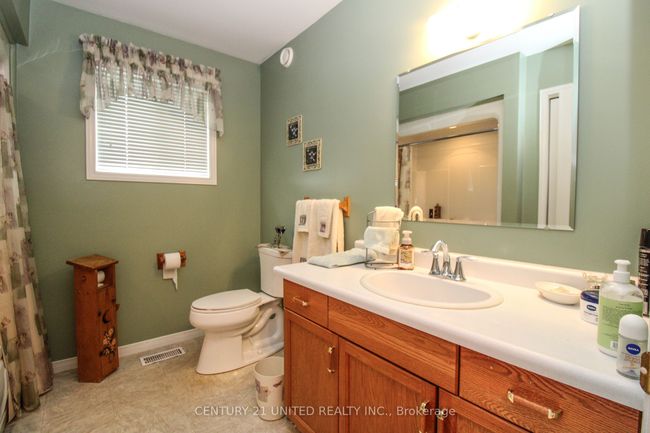449 King George St, House other with 3 bedrooms, 2 bathrooms and 2 parking in Peterborough ON | Image 13