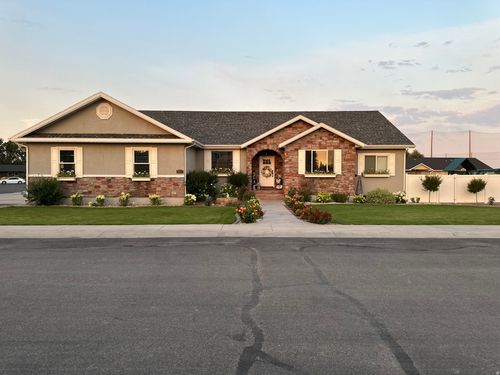 670 N Haydon Way, Roosevelt, UT, 84066-2244 | Card Image