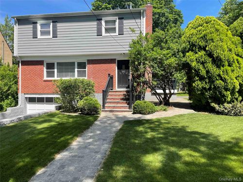 29 Oakdale Ave, New Rochelle, NY, 10801-3623 | Card Image