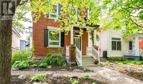 245 Mackay St, Ottawa, ON, K1M2B6 | Card Image