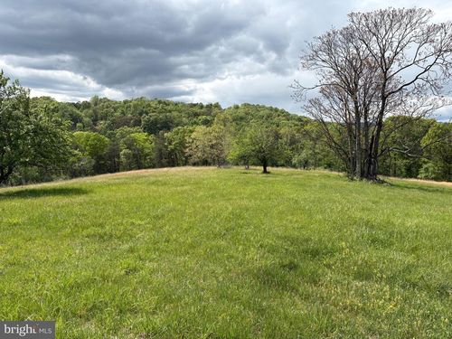 200.92 AC Northwestern Pike, ROMNEY, WV, 26757 | Card Image