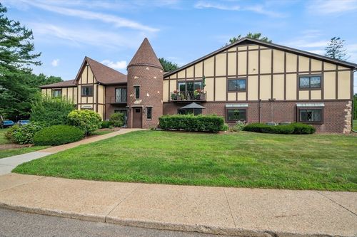 apt-7-11 Rainbow Pond Dr, Walpole, MA, 02081-3437 | Card Image