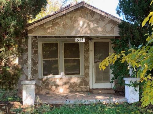 611 W Harris St, Spur, TX, 79370-2335 | Card Image